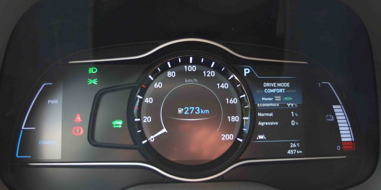 Hyundai Kauai Electric 64kWh: Ecologia e Despreocupação! 36