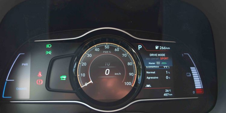 Hyundai Kauai Electric 64kWh: Ecologia e Despreocupação! 35