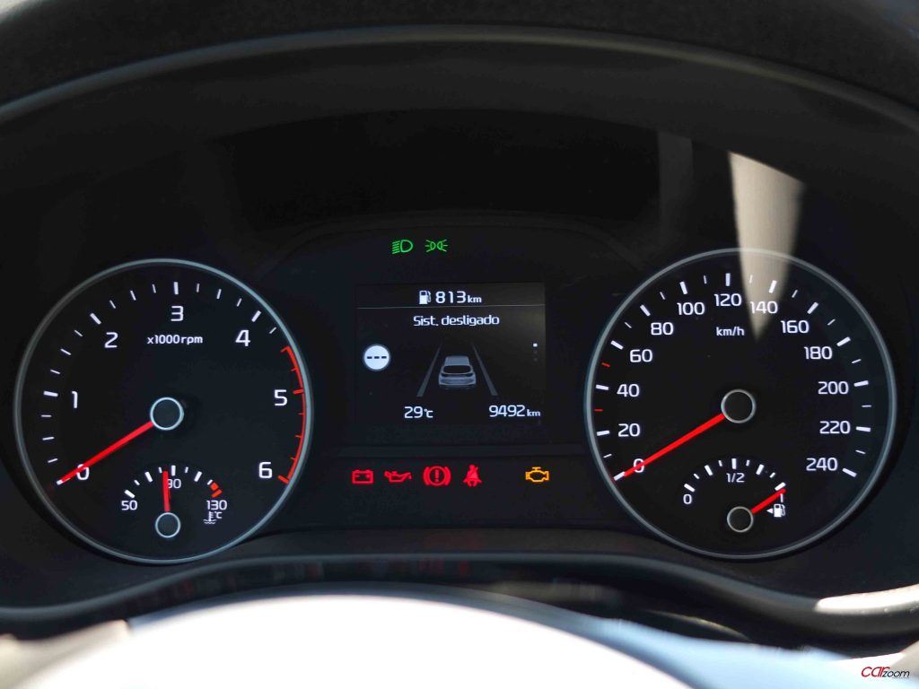 KIA Sportage 1.6 CRDi TX: Acessível e requintado! 25