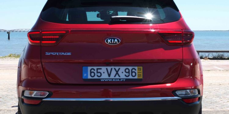KIA Sportage 1.6 CRDi TX: Acessível e requintado! 36
