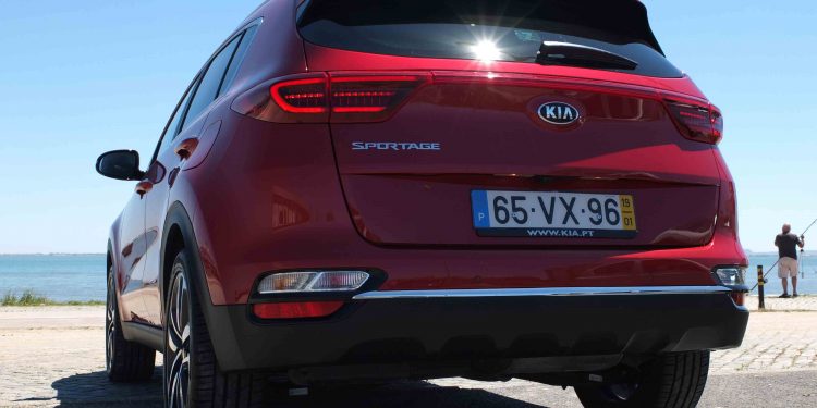 KIA Sportage 1.6 CRDi TX: Acessível e requintado! 35