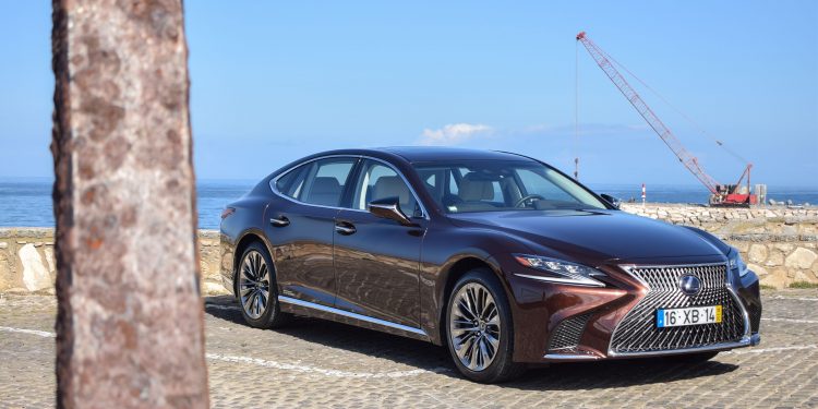 Lexus LS 500H Luxury: O carro do imperador! 49