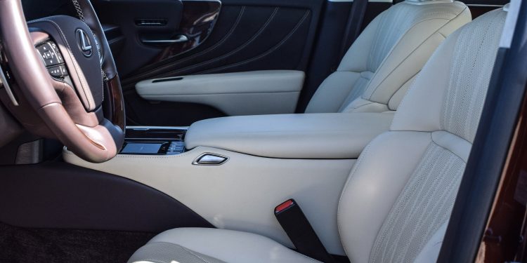 Lexus LS 500H Luxury: O carro do imperador! 42