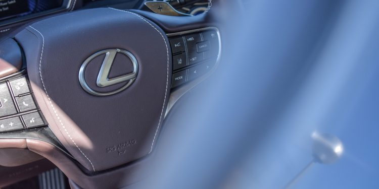 Lexus LS 500H Luxury: O carro do imperador! 41