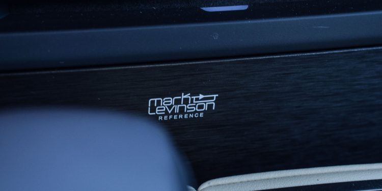 Lexus LS 500H Luxury: O carro do imperador! 32