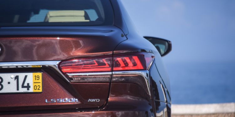 Lexus LS 500H Luxury: O carro do imperador! 55