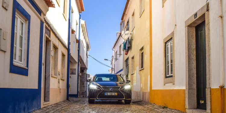 Lexus LS 500H Luxury: O carro do imperador! 52