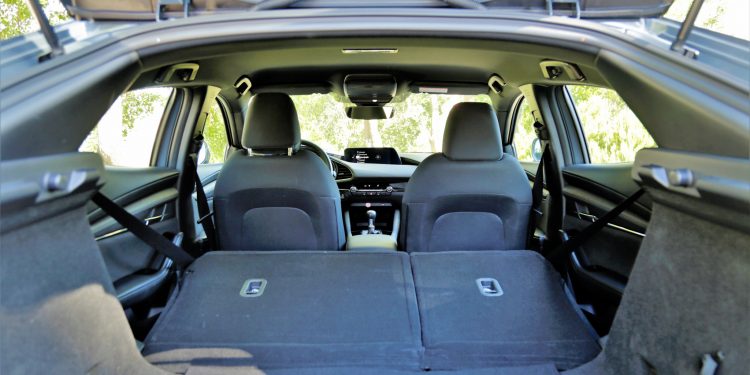 Mazda 3 1.8 SKYACTIV-D Evolve: Primar pela diferença! 46