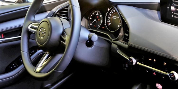 Mazda 3 1.8 SKYACTIV-D Evolve: Primar pela diferença! 43