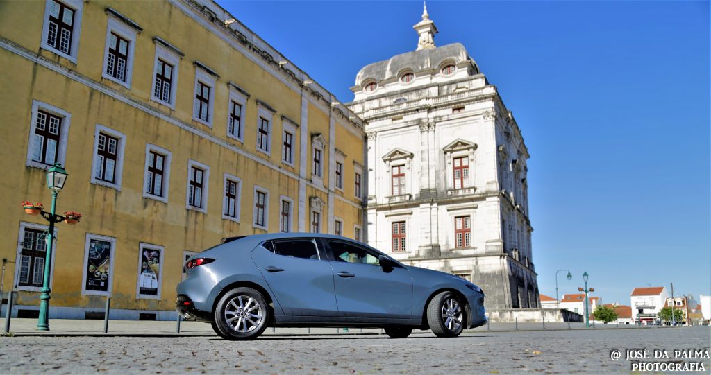 Mazda 3 1.8 SKYACTIV-D Evolve: Primar pela diferença! 24