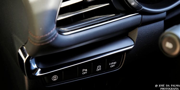 Mazda 3 1.8 SKYACTIV-D Evolve: Primar pela diferença! 40