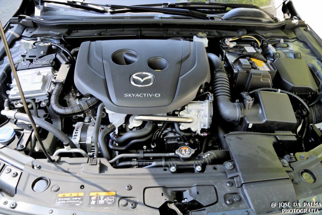 Mazda 3 1.8 SKYACTIV-D Evolve: Primar pela diferença! 29