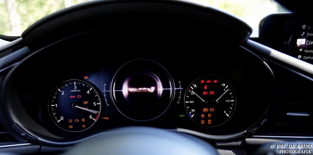 Mazda 3 1.8 SKYACTIV-D Evolve: Primar pela diferença! 27