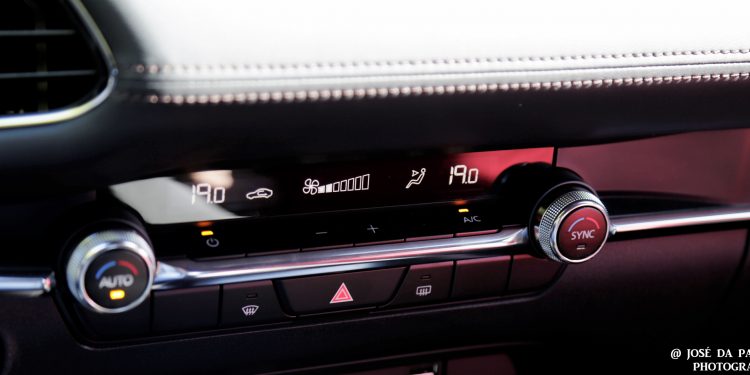 Mazda 3 1.8 SKYACTIV-D Evolve: Primar pela diferença! 31