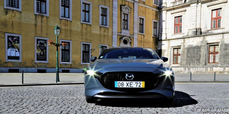 Mazda 3 1.8 SKYACTIV-D Evolve: Primar pela diferença! 52