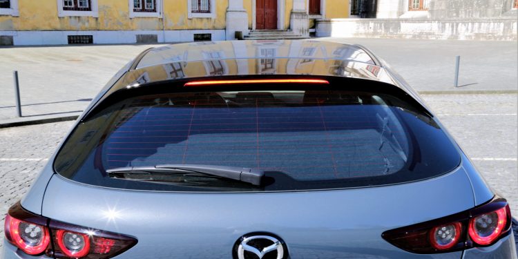 Mazda 3 1.8 SKYACTIV-D Evolve: Primar pela diferença! 50