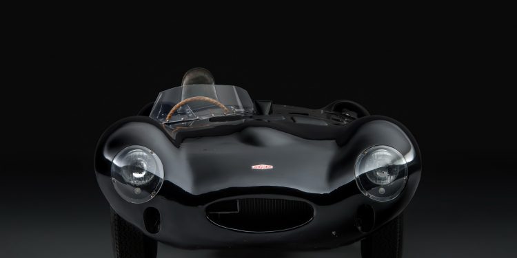 Jaguar D-Type a caminho do Concours Of Elegance no Reino Unido! 20