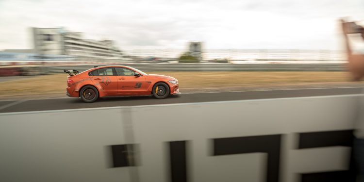 Jaguar XE SV Project 8 bate o seu próprio recorde em Nurburgring! 17