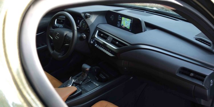 Lexus UX 250h Executive +: Ecologia, qualidade e conforto! 54