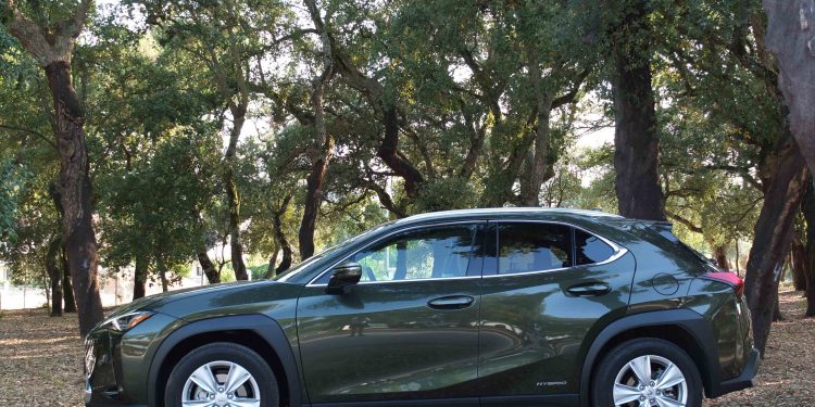 Lexus UX 250h Executive +: Ecologia, qualidade e conforto! 45