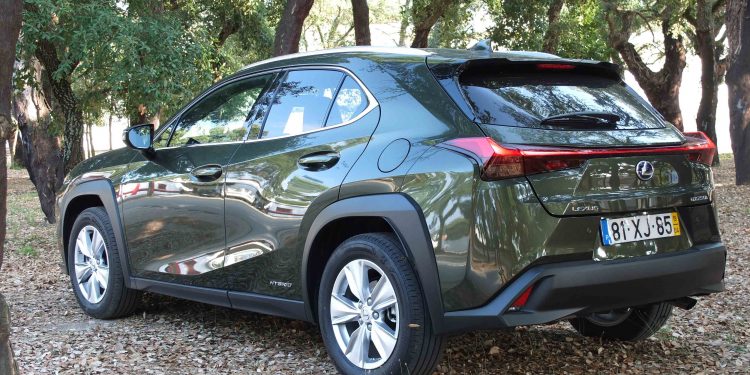 Lexus UX 250h Executive +: Ecologia, qualidade e conforto! 44