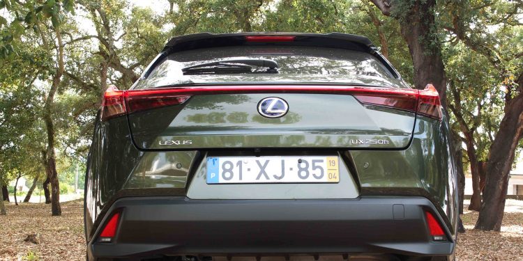 Lexus UX 250h Executive +: Ecologia, qualidade e conforto! 42