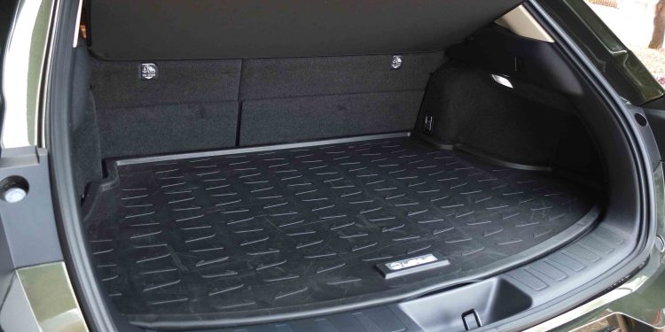 Lexus UX 250h Executive +: Ecologia, qualidade e conforto! 40