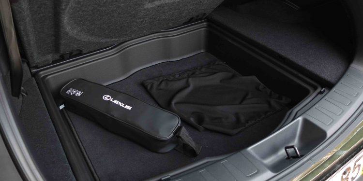 Lexus UX 250h Executive +: Ecologia, qualidade e conforto! 38