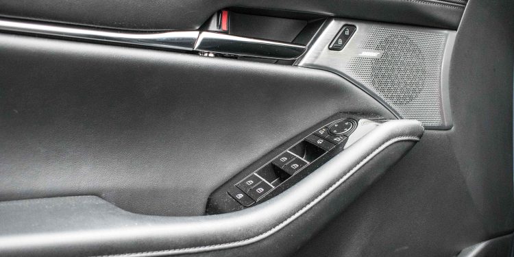 Mazda 3 2.0 SKYACTIV-G Excellence: Engenharia do prazer! 49