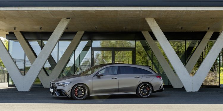 Mercedes CLA 45 AMG Shooting Brake chega com 415 cv na versão "S"! 32 Mercedes CLA 45 AMG Shooting Brake chega com 415 cv na versão "S"! 32