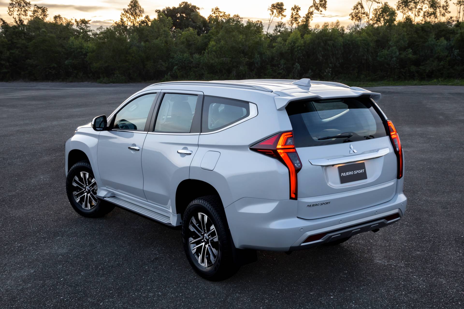 Mitsubishi Pajero Sport apresentado na Tailândia! 15