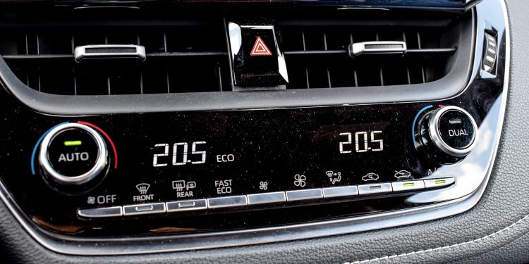 Toyota Corolla 2.0 Hybrid Square Collection: Confiança irrepreensível! 37
