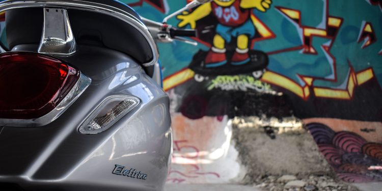 Vespa Elettrica: Diversão a 50km/h! 21