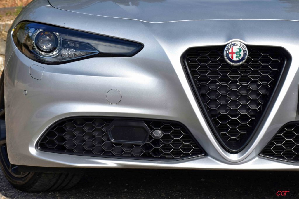 Alfa Romeo Giulia Black Tech 2.2 JTDM: Guiar com um sorriso no rosto! 46
