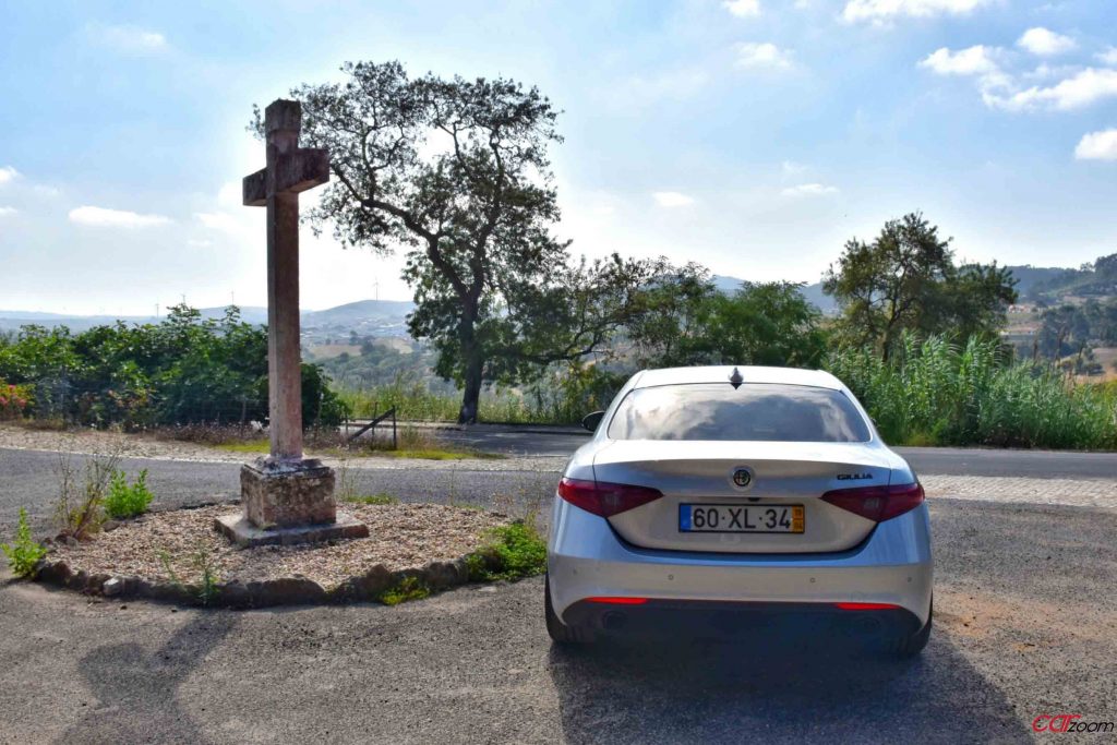 Alfa Romeo Giulia Black Tech 2.2 JTDM: Guiar com um sorriso no rosto! 26