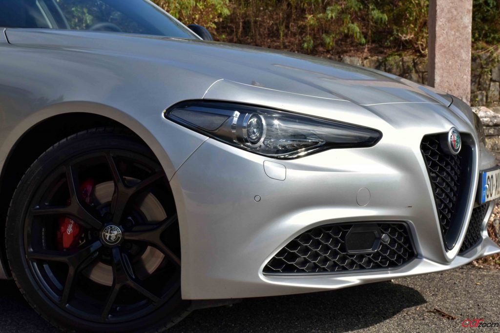 Alfa Romeo Giulia Black Tech 2.2 JTDM: Guiar com um sorriso no rosto! 44