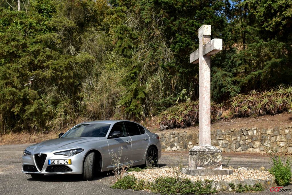 Alfa Romeo Giulia Black Tech 2.2 JTDM: Guiar com um sorriso no rosto! 48
