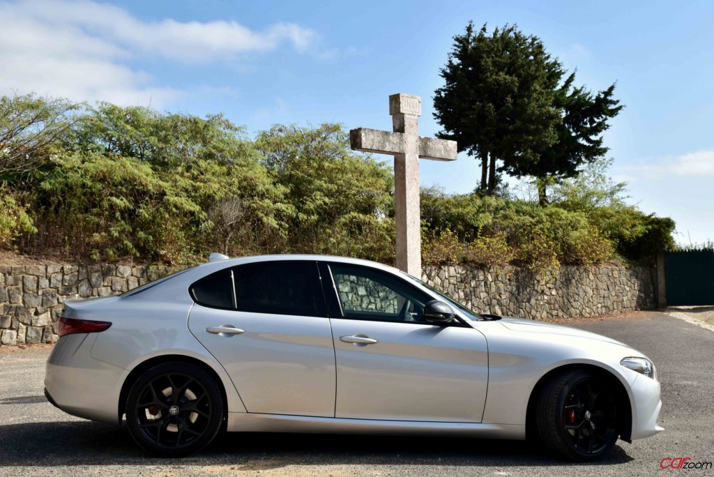 Alfa Romeo Giulia Black Tech 2.2 JTDM: Guiar com um sorriso no rosto! 43