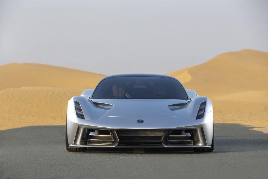 Lotus Evija chega ao Dubai com 2000cv! 21