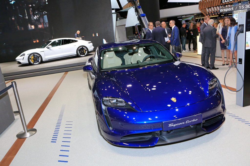 Porsche Taycan causa furor em Frankfurt! 42 Porsche Taycan causa furor em Frankfurt! 42