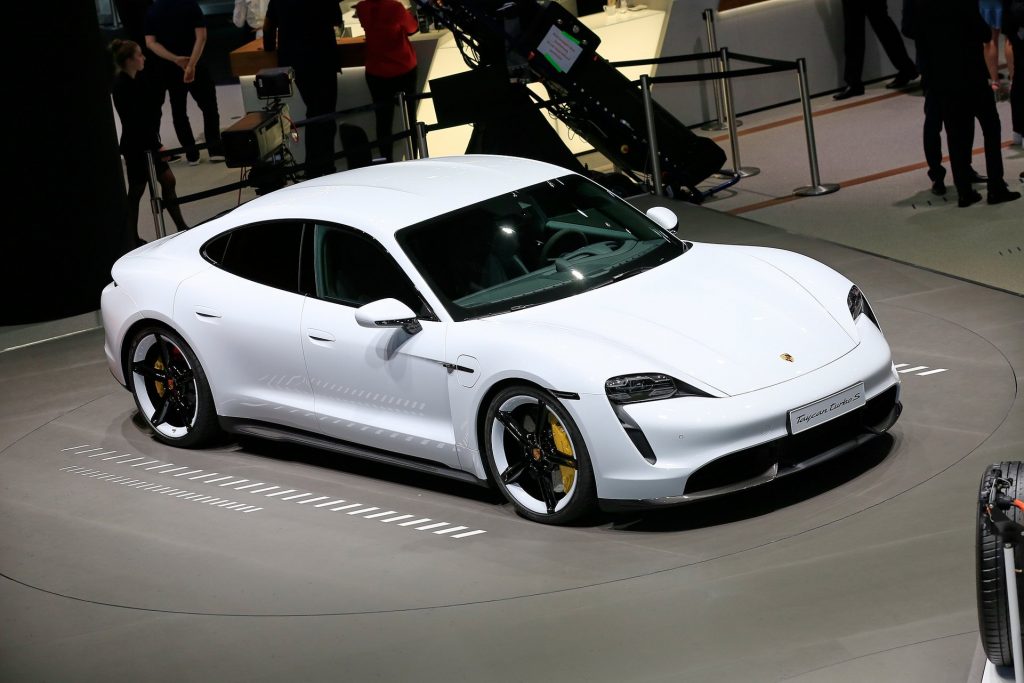 Porsche Taycan causa furor em Frankfurt! 17 Porsche Taycan causa furor em Frankfurt! 17