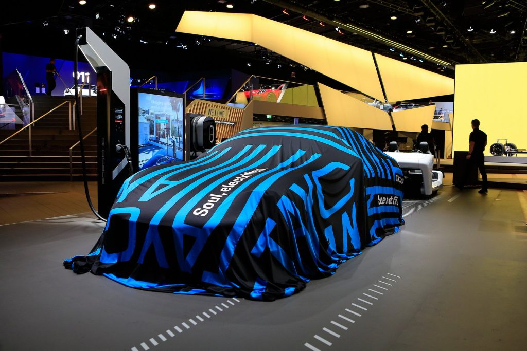 Porsche Taycan causa furor em Frankfurt! 55 Porsche Taycan causa furor em Frankfurt! 55