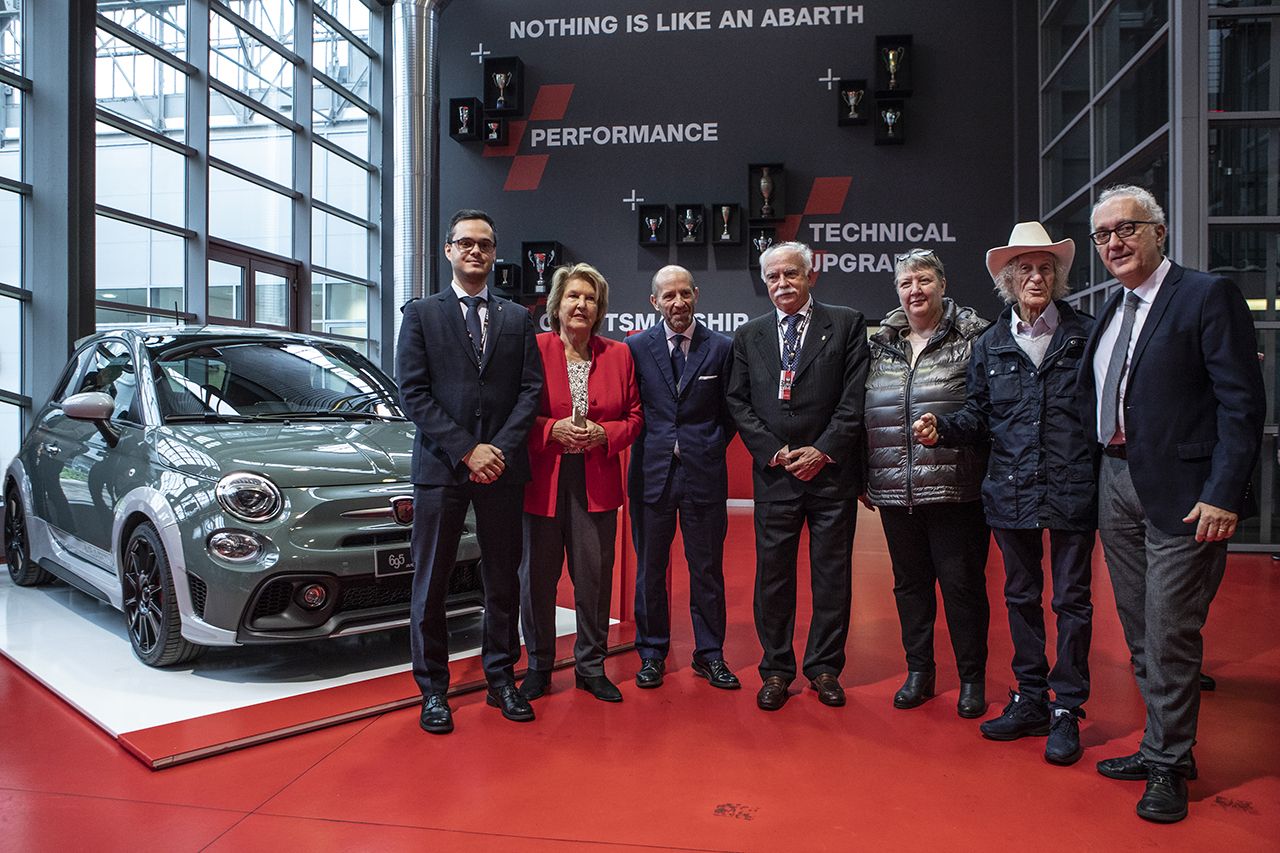Rua de Turim recebe nome Carlo Abarth no 70° aniversário da Abarth! 15