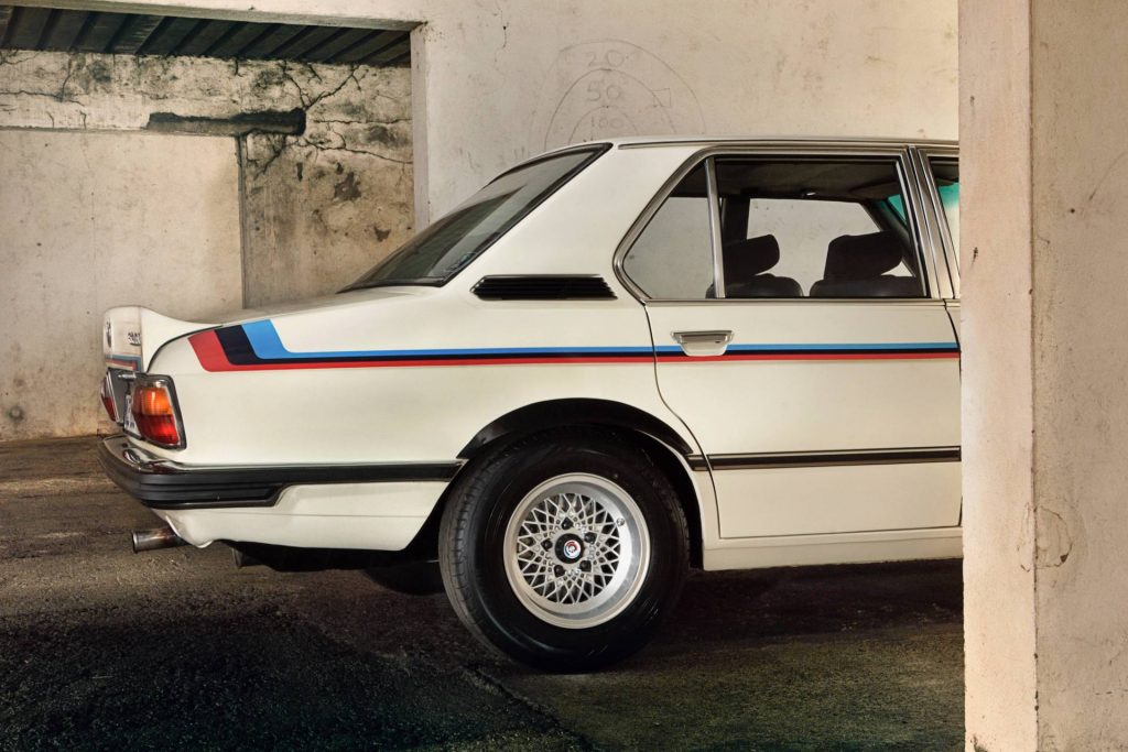 BMW 530 Motorsport Edition de 1976 recebe restauro! 25