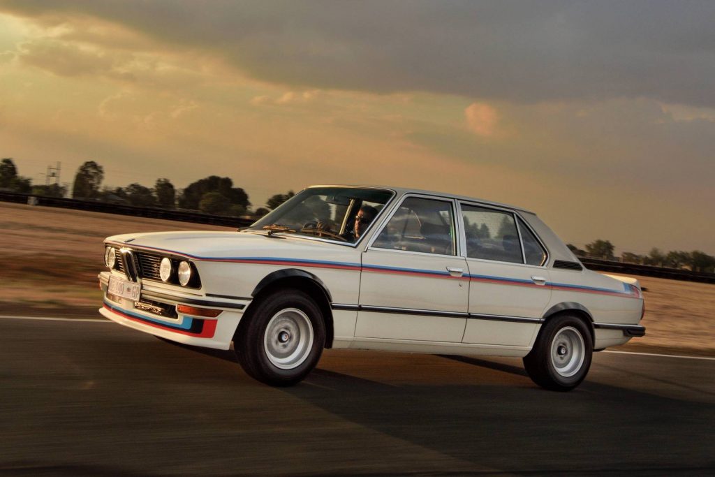 BMW 530 Motorsport Edition de 1976 recebe restauro! 36