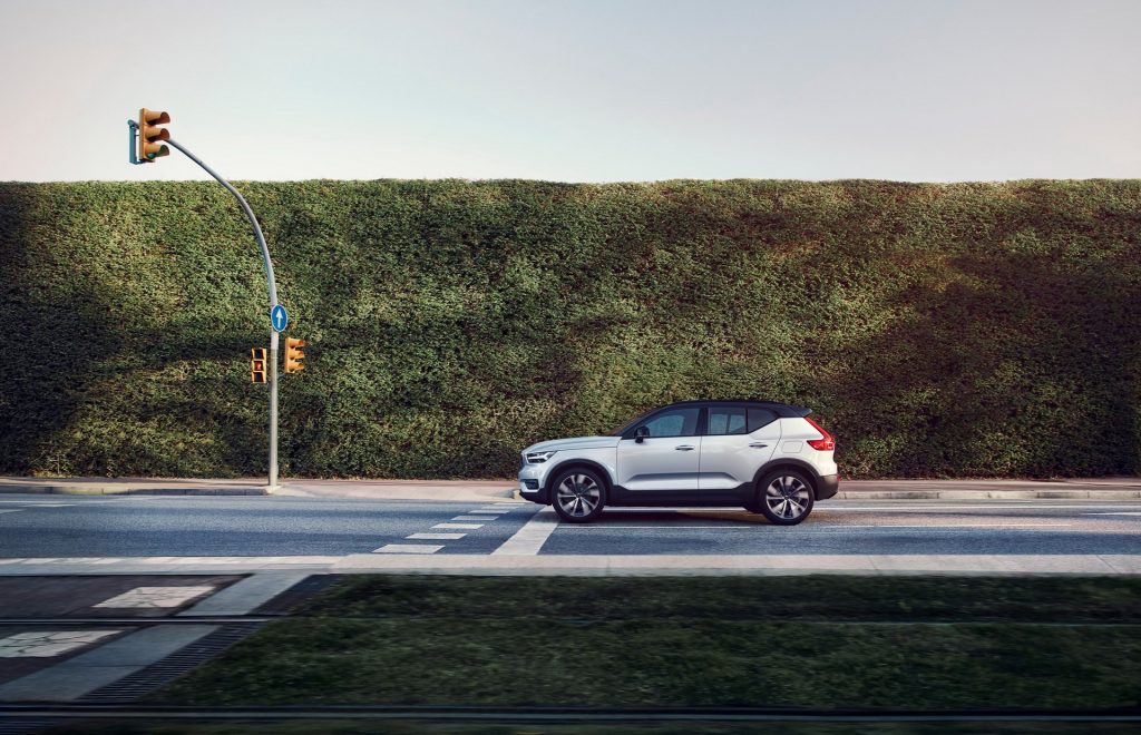 Volvo revela novo XC40 "Recharged" totalmente eléctrico! 26