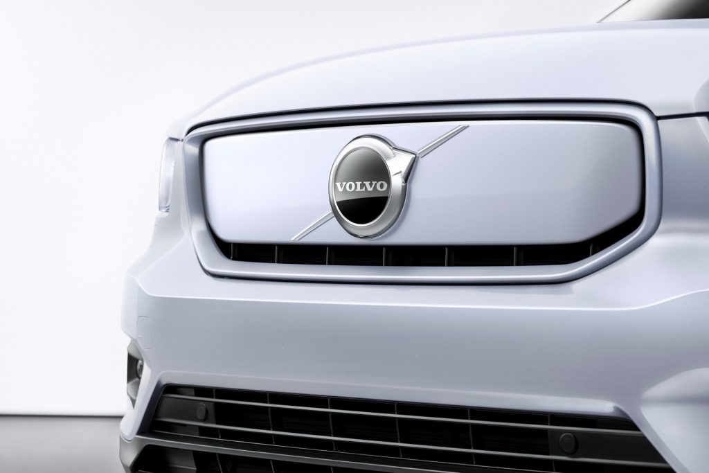 Volvo revela novo XC40 "Recharged" totalmente eléctrico! 25