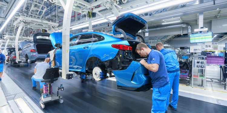 BMW Série 2 Gran Coupé entra em produção! 18