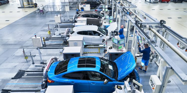 BMW Série 2 Gran Coupé entra em produção! 14