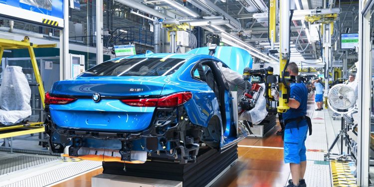 BMW Série 2 Gran Coupé entra em produção! 26